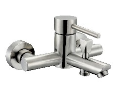 The manufacturer of stainless steel faucets provides instructions on how to clean water rust